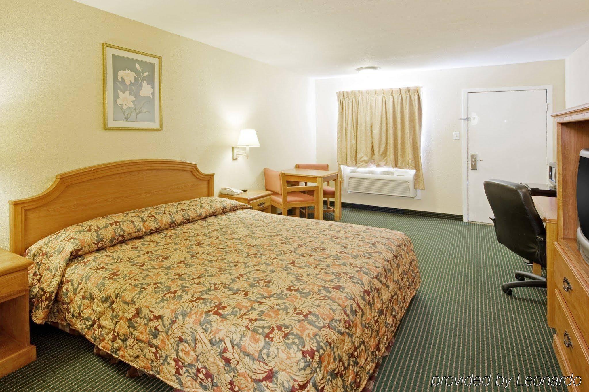 Americas Best Value Inn Gainesville Tx Bagian luar foto