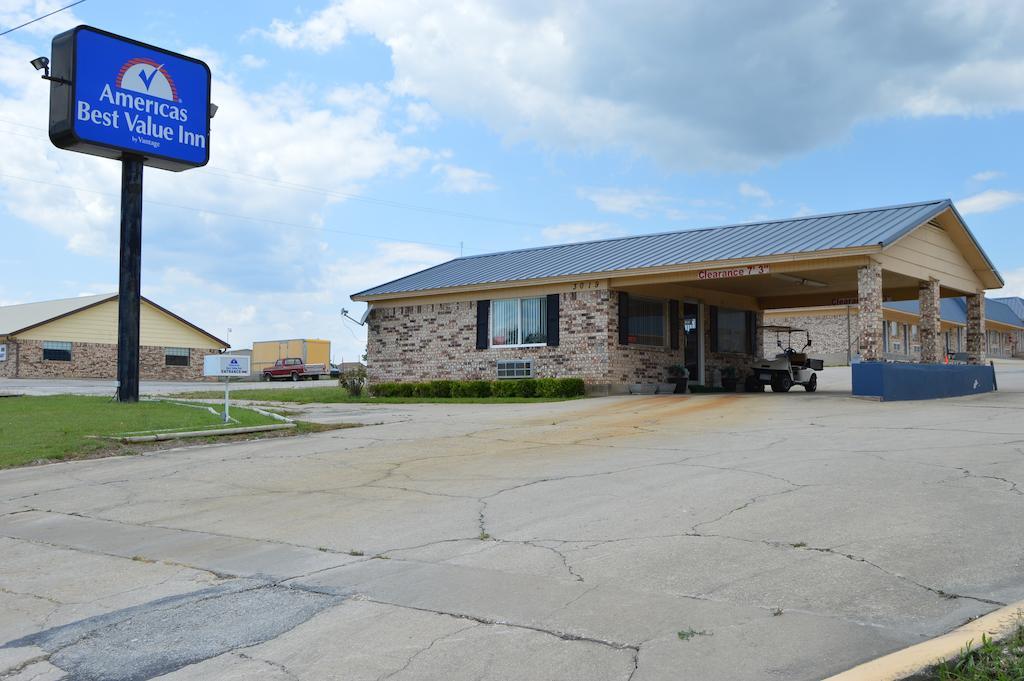 Americas Best Value Inn Gainesville Tx Bagian luar foto