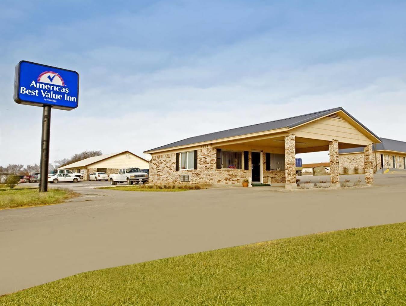 Americas Best Value Inn Gainesville Tx Bagian luar foto